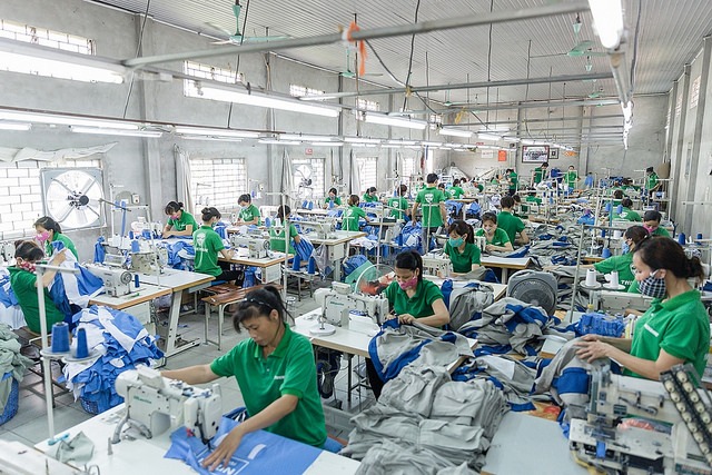 xuong-may-quan-ao-bao-ho