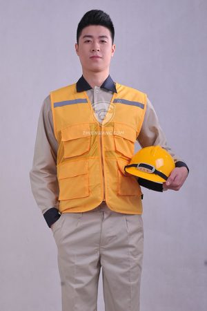 ao gile phan quang mau vang