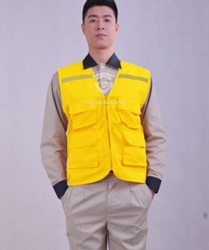 ao gile phan quang vang