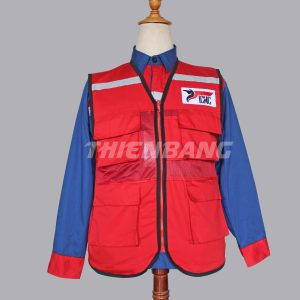 in logo lên áo gile phản quang